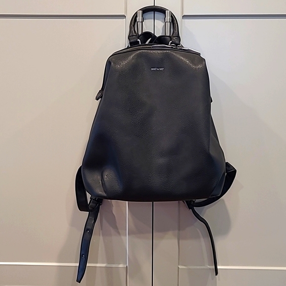 Matt & Nat Handbags - Matt & Nat leather backpack
